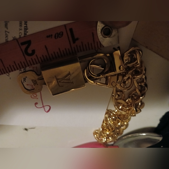 Louis Vuitton Gold Padlock #307 with Key & Unbranded Gold Tone Chain Included - Picture 15 of 15